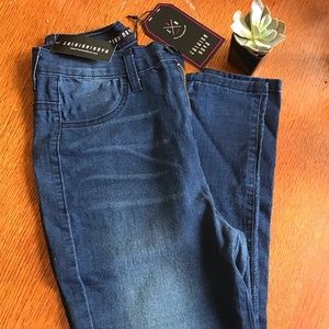 NWT fashion nova Lucie high waist skinny jean sz 5